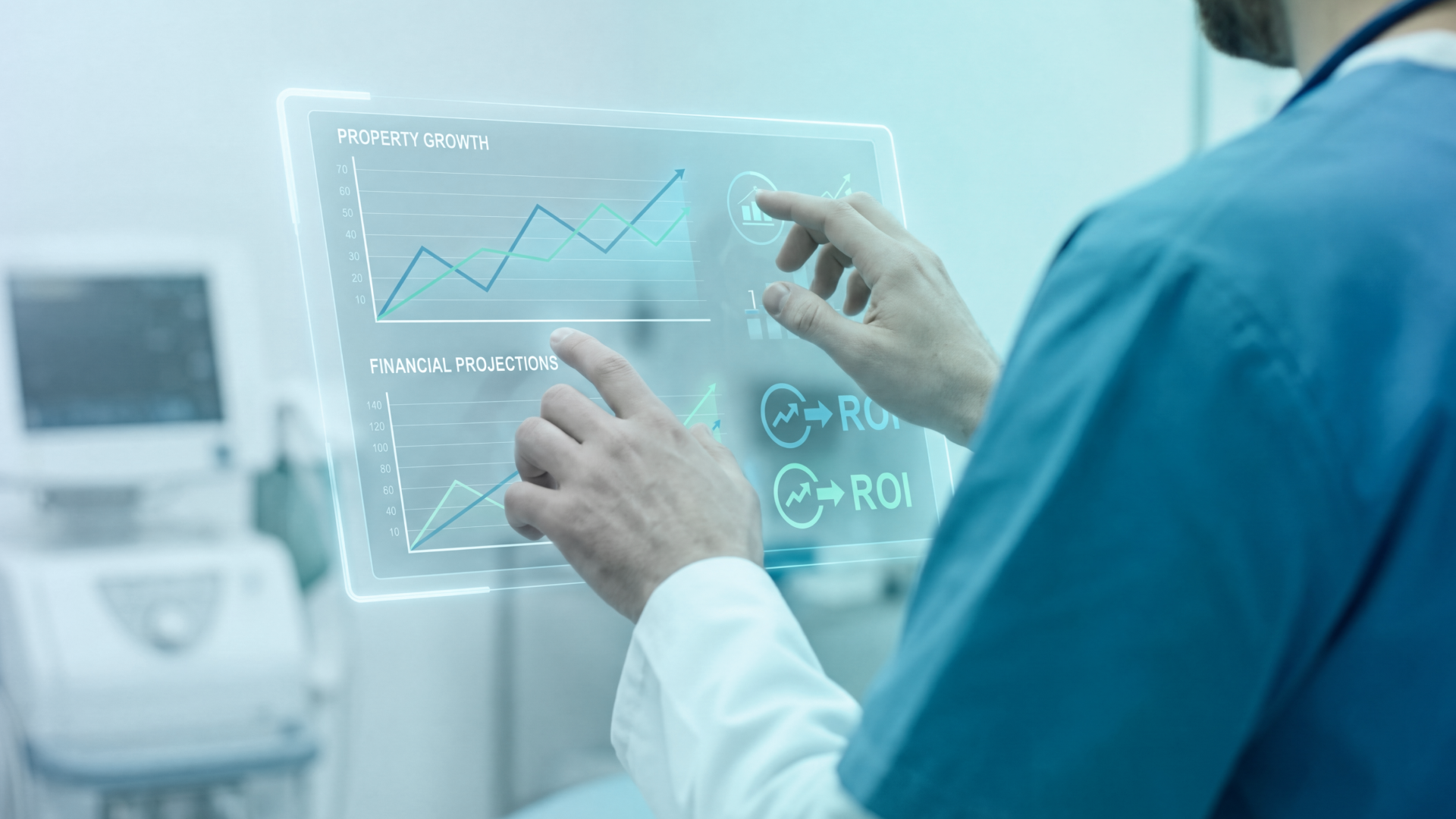 Professionista che esamina i dati e le analisi delle performance su un’interfaccia digitale